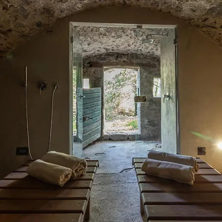 La Quercia And The Tree House By Great Villa *